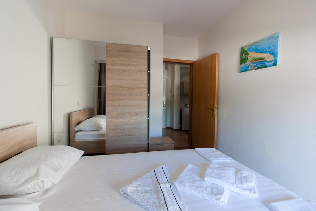 Art I Apartments 乌尔齐尼 外观 照片
